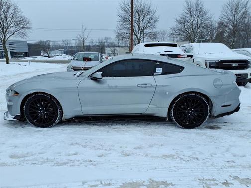2022 Ford Mustang EcoBoost
