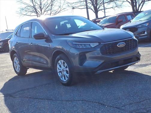 Carbonized Gray Metallic 2024 Ford Escape Active