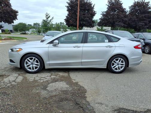 White Platinum Metallic Tri-Coat 2015 Ford Fusion SE