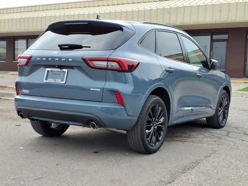 Vapor Blue Metallic 2023 Ford Escape ST-Line Elite