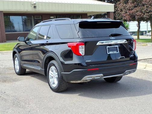 Black Metallic 2024 Ford Explorer XLT