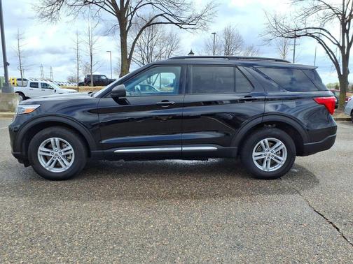 Agate Black Metallic 2024 Ford Explorer XLT