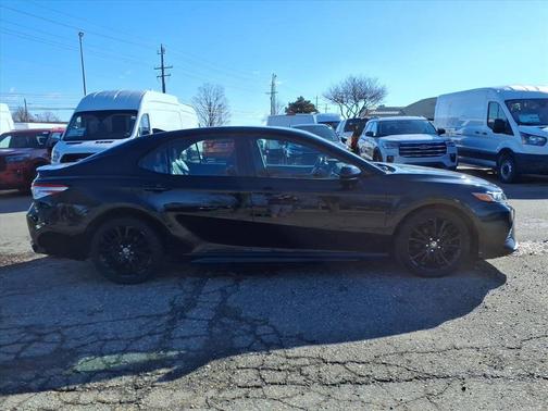 2020 Toyota Camry SE