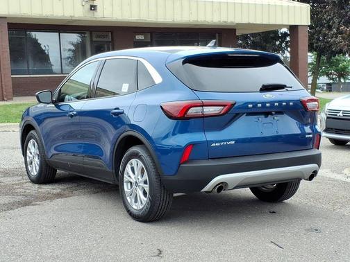 Atlas Blue Metallic 2023 Ford Escape Active