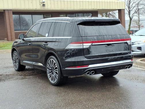 Infinite Black Metallic Clearcoat 2023 Lincoln Aviator Black Label AWD