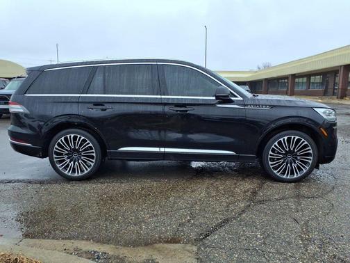 Infinite Black Metallic Clearcoat 2023 Lincoln Aviator Black Label AWD