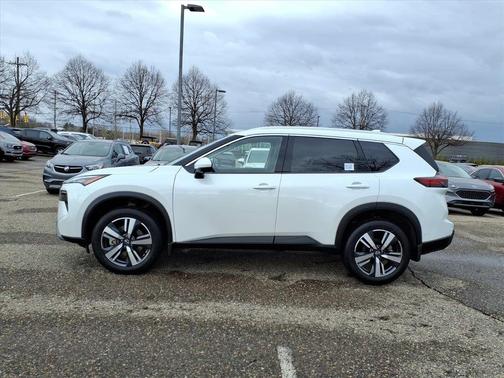 2025 Nissan Rogue SL