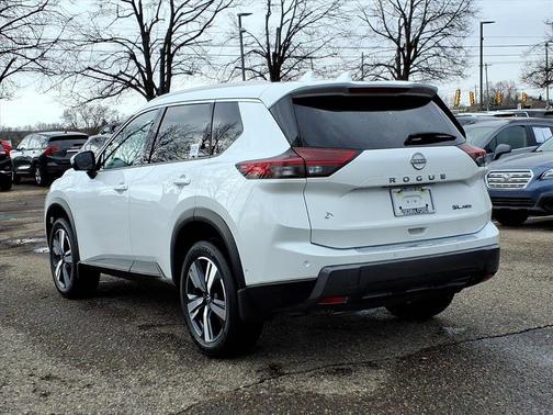 2025 Nissan Rogue SL