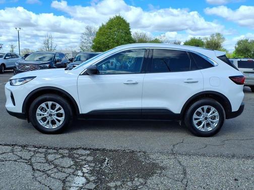 Oxford White 2024 Ford Escape Active