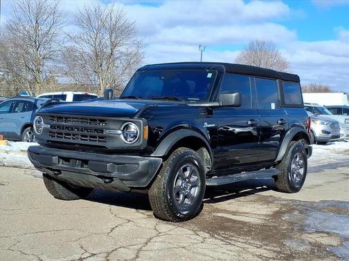 2023 Ford Bronco Base