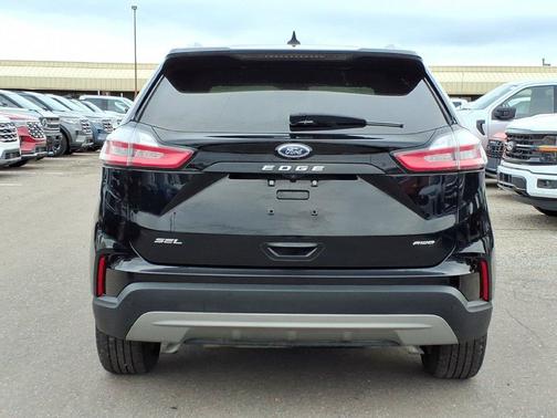 Agate Black Metallic 2024 Ford Edge SEL