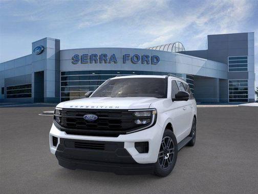 Star White Metallic Tri-Coat 2026 Ford Expedition Active
