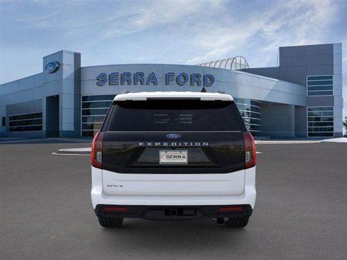 Star White Metallic Tri-Coat 2026 Ford Expedition Active