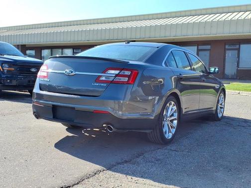 White Platinum Metallic Tri-Coat 2015 Ford Taurus Limited