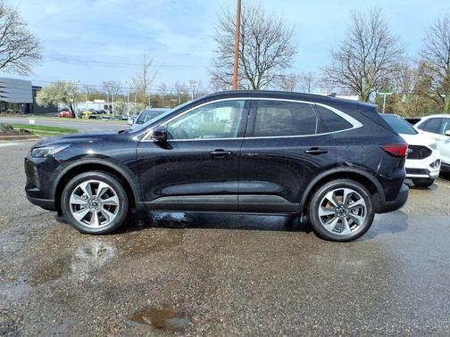 Agate Black Metallic 2025 Ford Escape Platinum
