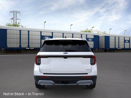 Star White Metallic Tri-Coat 2026 Ford Explorer Platinum