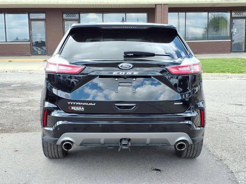 Agate Black Metallic 2024 Ford Edge Titanium