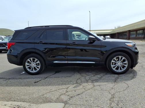 Agate Black Metallic 2023 Ford Explorer XLT