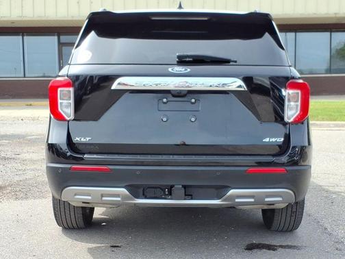 Agate Black Metallic 2023 Ford Explorer XLT