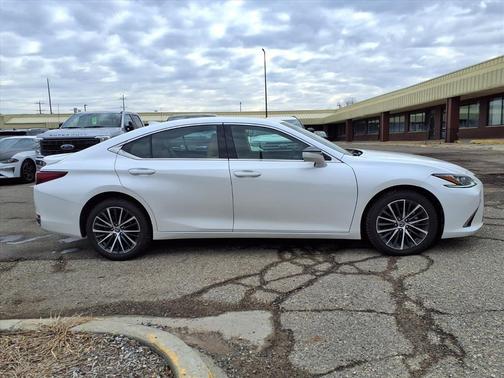 2024 Lexus ES 250 Base