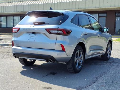 Iconic Silver Metallic 2024 Ford Escape ST-Line
