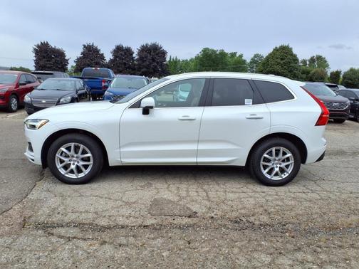 2020 Volvo XC60 T5 Momentum
