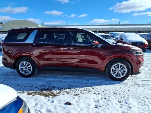 2024 Kia Carnival LX