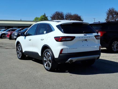 Star White Metallic Tri-Coat 2023 Ford Escape Platinum