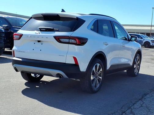 Star White Metallic Tri-Coat 2023 Ford Escape Platinum