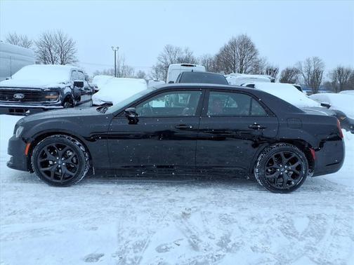 2021 Chrysler 300 S