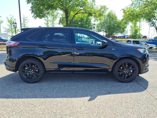 Agate Black Metallic 2024 Ford Edge ST Line