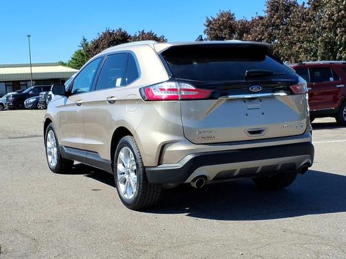 Desert Gold 2020 Ford Edge Titanium