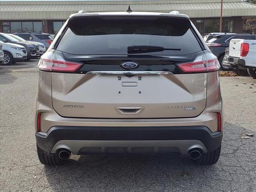 Desert Gold 2020 Ford Edge Titanium