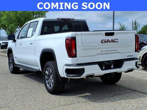 Summit White 2024 GMC Sierra 1500 AT4