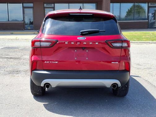 Rapid Red Metallic Tinted Clearcoat 2023 Ford Escape Active
