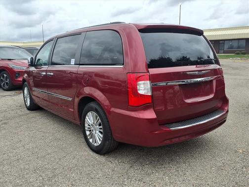 2015 Chrysler Town & Country Touring-L