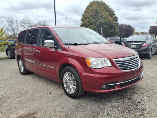 2015 Chrysler Town & Country Touring-L