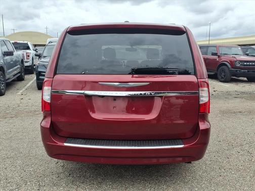 2015 Chrysler Town & Country Touring-L