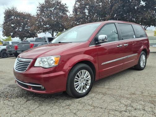 2015 Chrysler Town & Country Touring-L