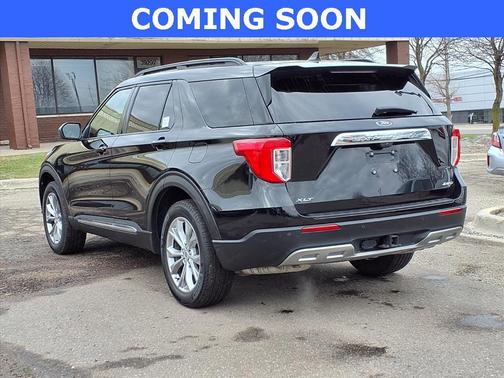 Agate Black Metallic 2023 Ford Explorer XLT