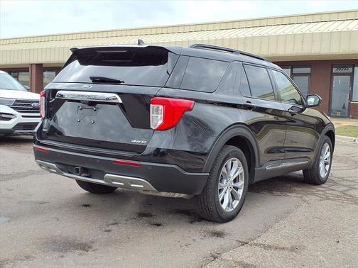 Agate Black Metallic 2023 Ford Explorer XLT