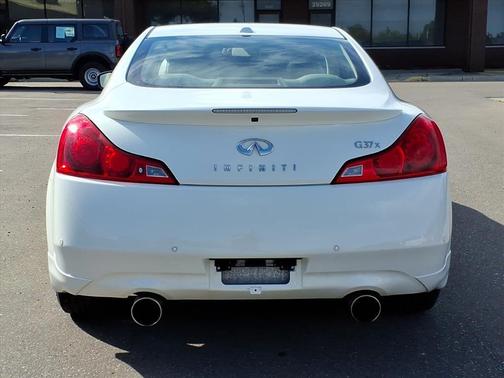 2011 INFINITI G37x Base