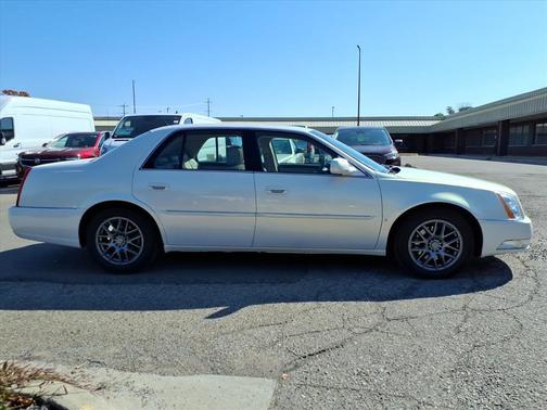 2006 Cadillac DTS Base