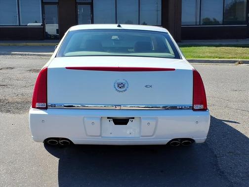 2006 Cadillac DTS Base