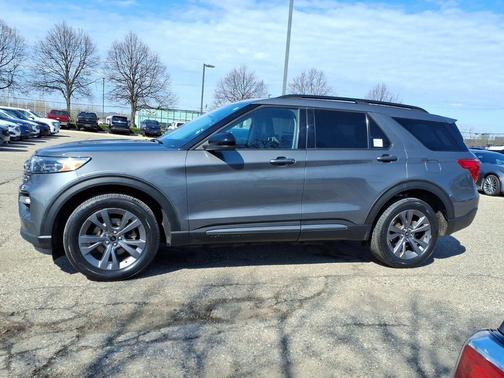 Carbonized Gray Metallic 2023 Ford Explorer XLT
