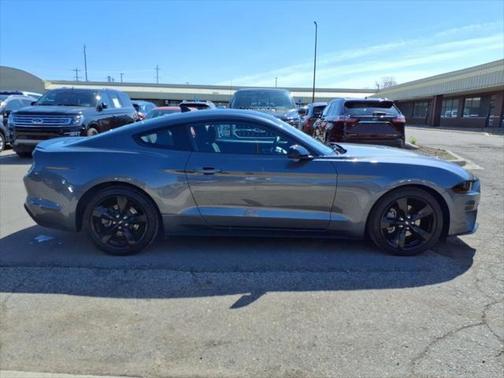 2022 Ford Mustang EcoBoost