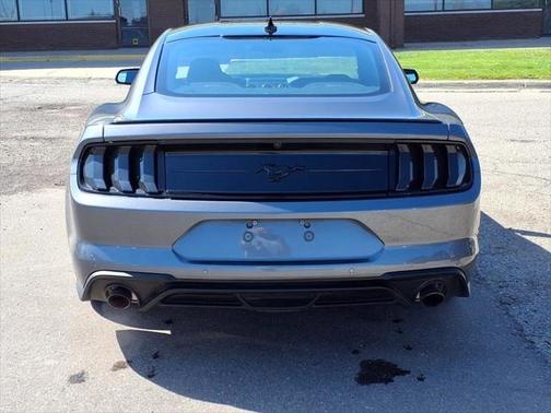 2022 Ford Mustang EcoBoost