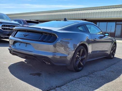 2022 Ford Mustang EcoBoost