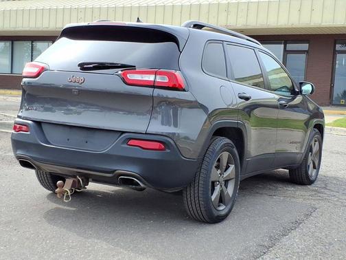 Granite Crystal Metallic Clearcoat 2017 Jeep Cherokee 75th Anniversary Edition 4x4