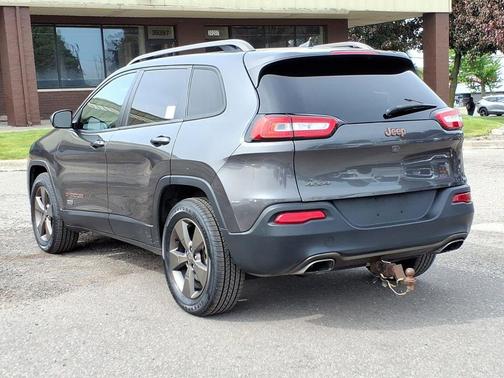 Granite Crystal Metallic Clearcoat 2017 Jeep Cherokee 75th Anniversary Edition 4x4